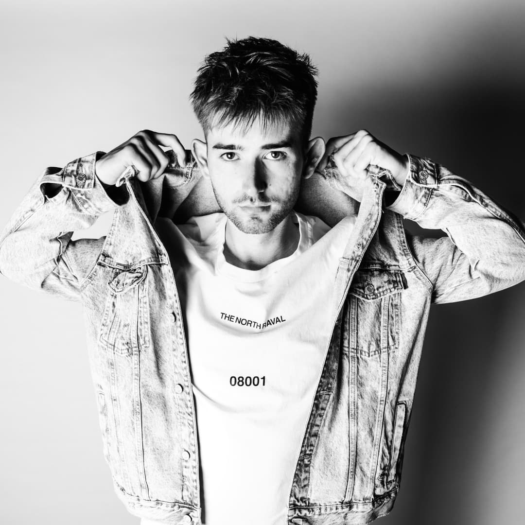 MA E X - editorial, fashion, flash - photograph 3 of 18 by Marco Meyer, 2022
